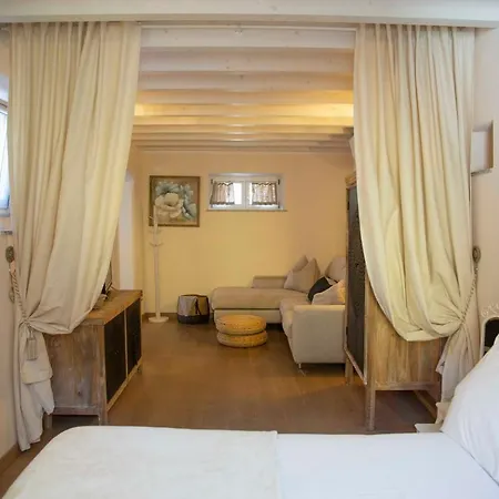 La Tra Cinque Terre E Versilia *