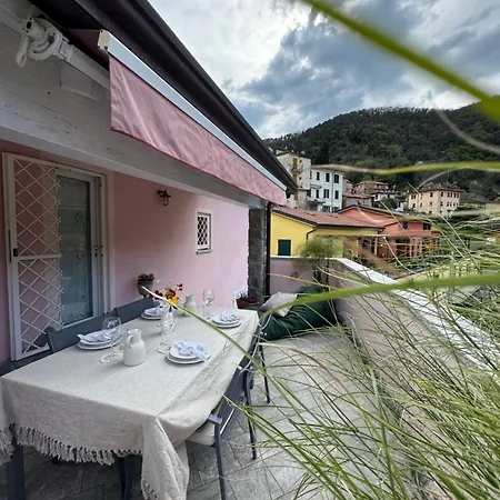 La Tra Cinque Terre E Versilia Hébergement de vacances *