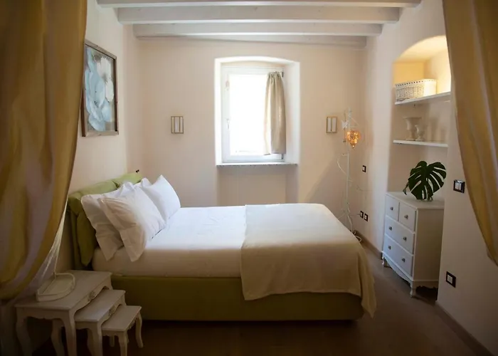 La Tra Cinque Terre E Versilia