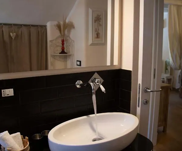 La Tra Cinque Terre E Versilia Ameglia