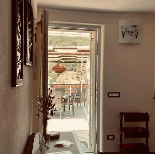 La Tra Cinque Terre E Versilia Ameglia