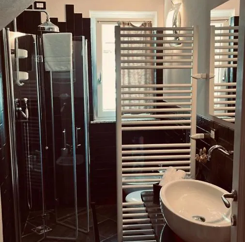 La Tra Cinque Terre E Versilia *